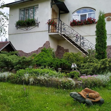 Hotel Kvitkovyi Rai Slavske Esterno foto