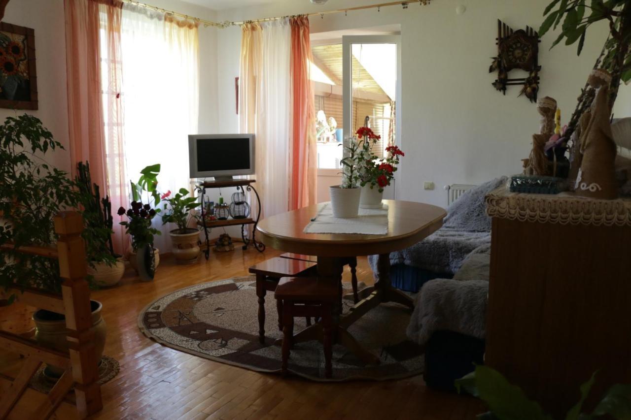 Hotel Kvitkovyi Rai Slavske Esterno foto
